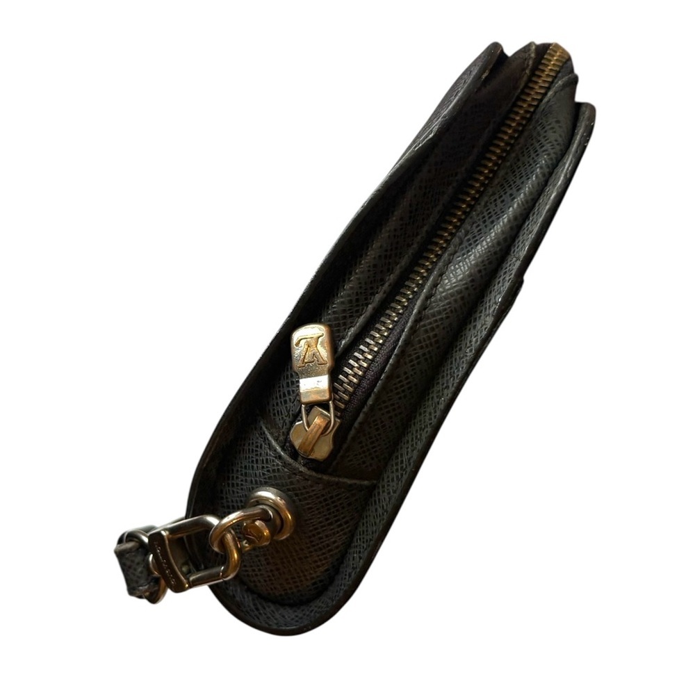 ❌SOLD❌ Louis Vuitton Taiga Baikal Wristlet - Picture 5 of 9